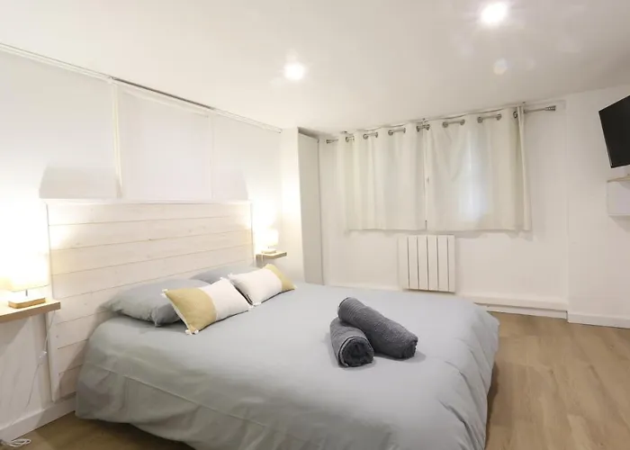 T2 Avec Terrasse / 10mn Grande רויאן